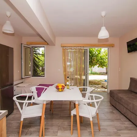 Apartment Nefeli *