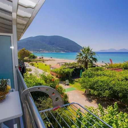 アパート Nefeli ヴァシリキ