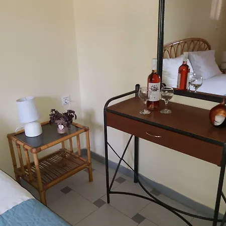 アパート Nefeli ヴァシリキ