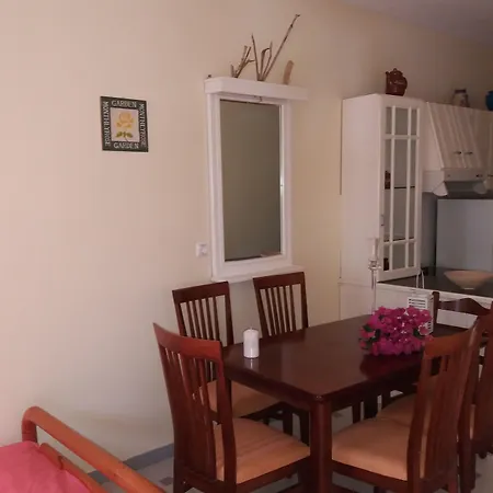 アパート Nefeli ヴァシリキ